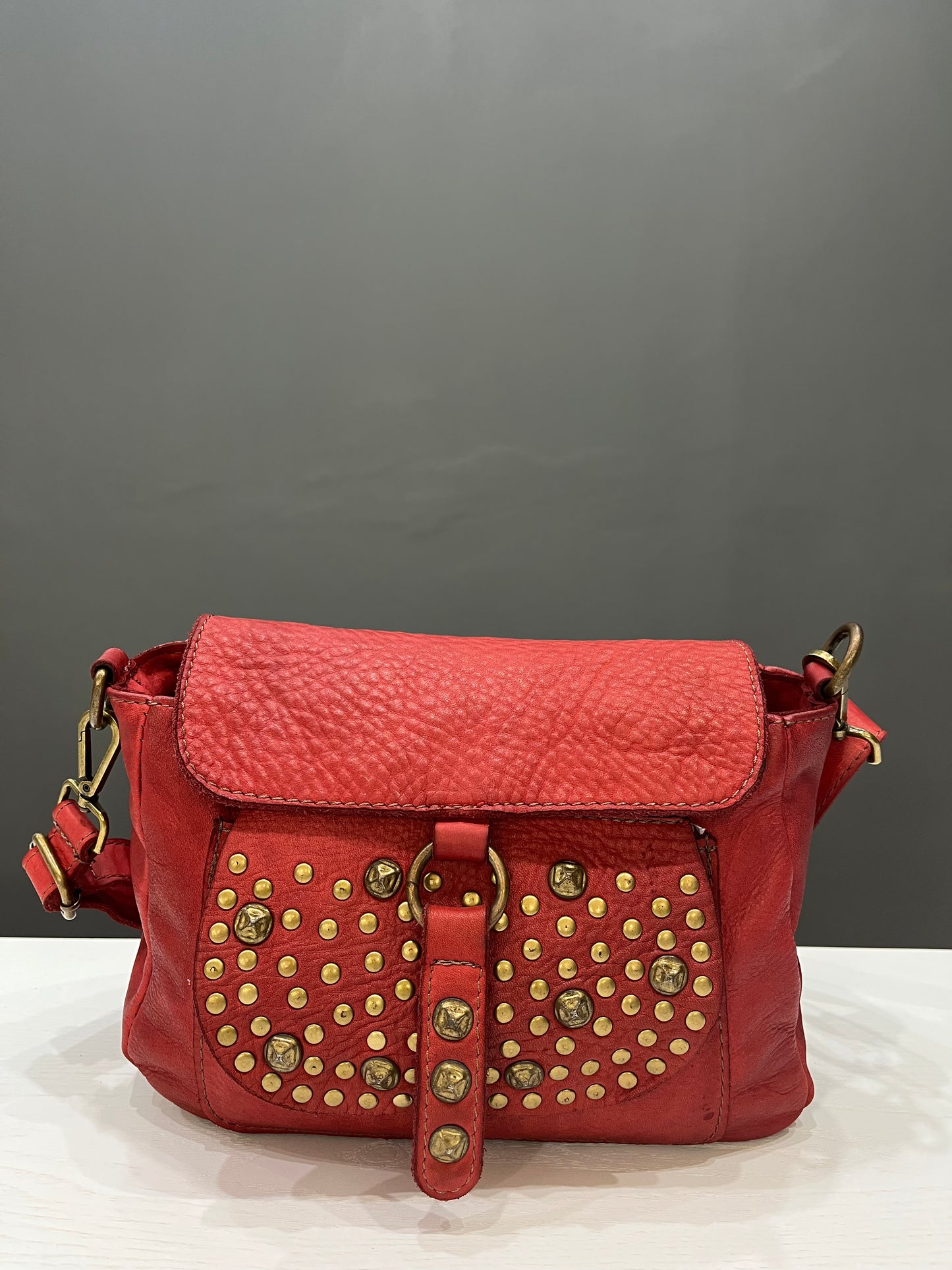 Sac à bandoulière, Modèle CAMPO moyen, couleur rouge