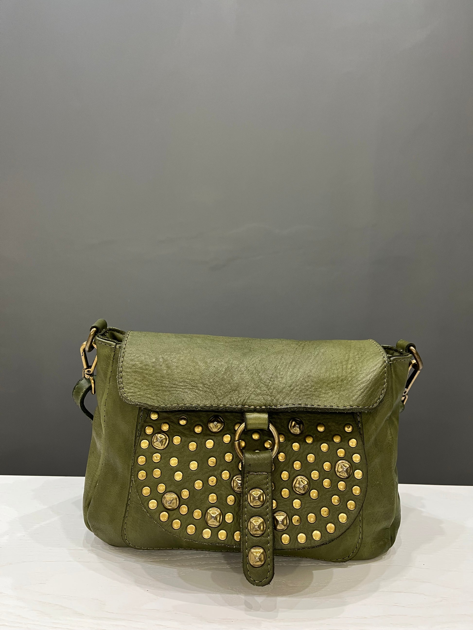 Sac à bandoulière,  Modèle CAMPO moyen, couleur vert 