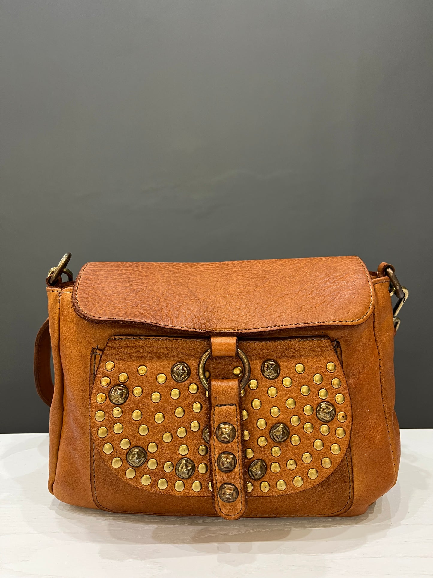 Sac à bandoulière,  Modèle CAMPO moyen, couleur caramel